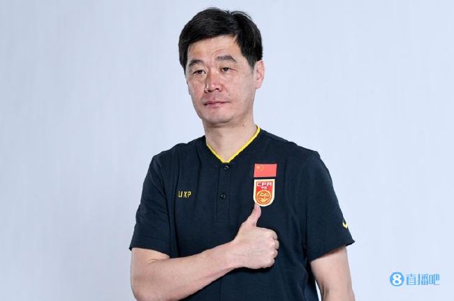 叶辰点了点头，故作好奇的问道：老哥既然是做it的，去墨西哥这种地方，恐怕就更没有发展了吧？难道是换行业了？郎红军叹了口气，摆手说道：嗐，算了，无非是混口饭吃，不提也罢。